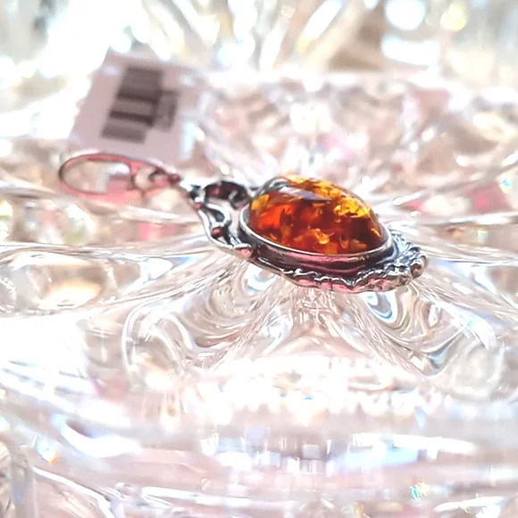 BALTIC COGNAC COLOR AMBER PENDENT - Picture 2 of 5